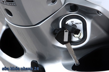 khóa cơ và khóa điện tử khác nhau