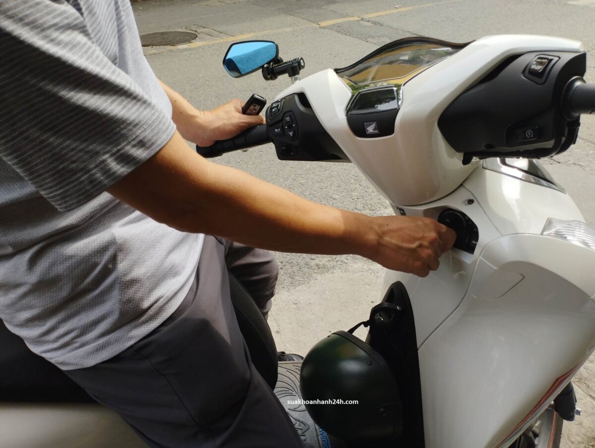 sửa khóa xe máy tại hóc môn