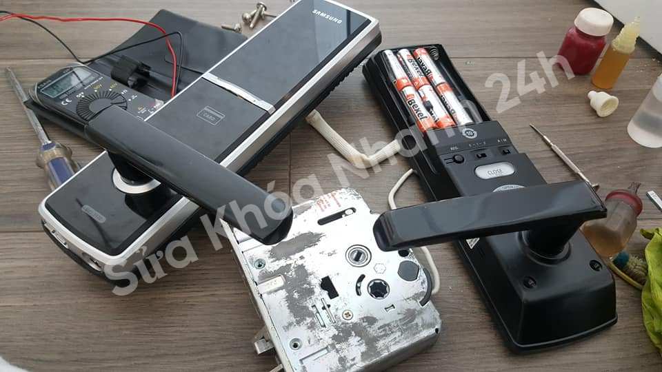sửa khóa điện tử bị mất nguồn tại nhà