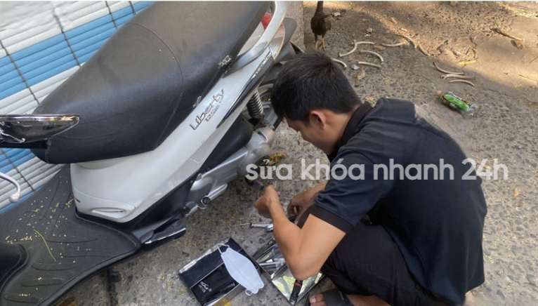 sửa khóa xe piaggio liberty tại tphcm