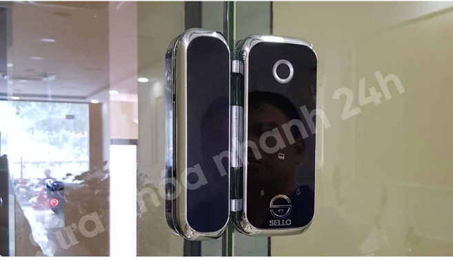 thợ sửa khóa điện tử cửa kính tphcm