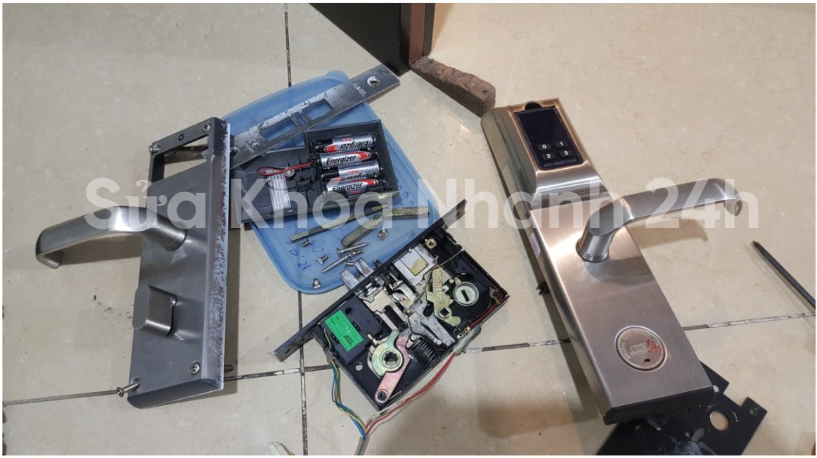 Sửa Khóa Vân Tay Bị Lỗi Cảm Biến tại TPHCm