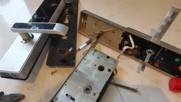 Sửa khóa vân tay Dessmann tại TPHCM